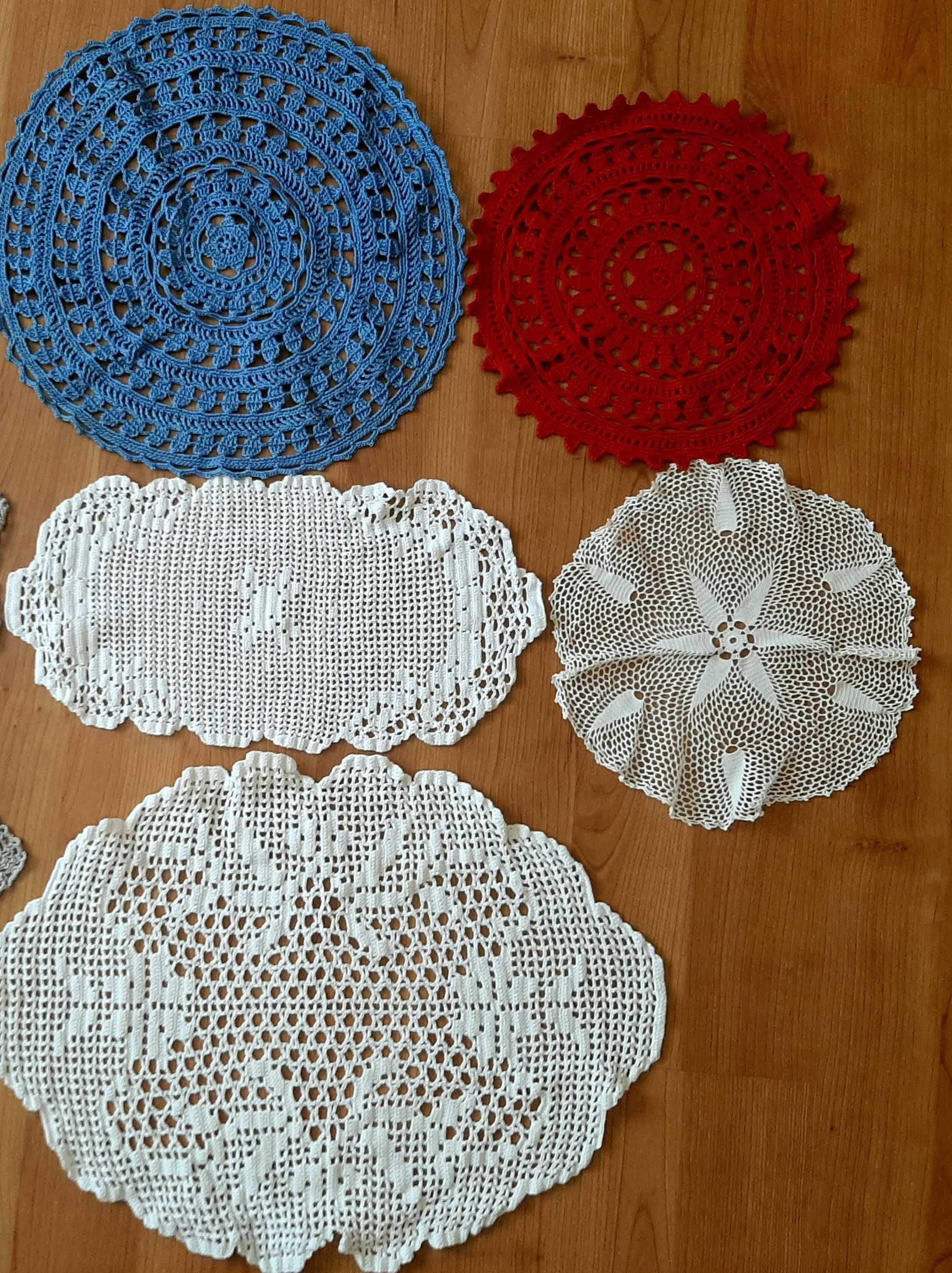 Conjunto de naperons de renda/crochet - vários tamanhos
