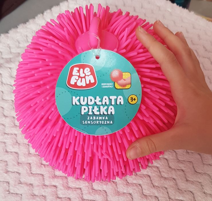 Kudłata piłka zabawka sensoryczna gniotek antystresowy