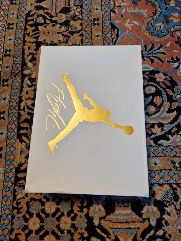 Buty JordanAirJordan4Retro Metallic Gold sportowe rozmiar.46