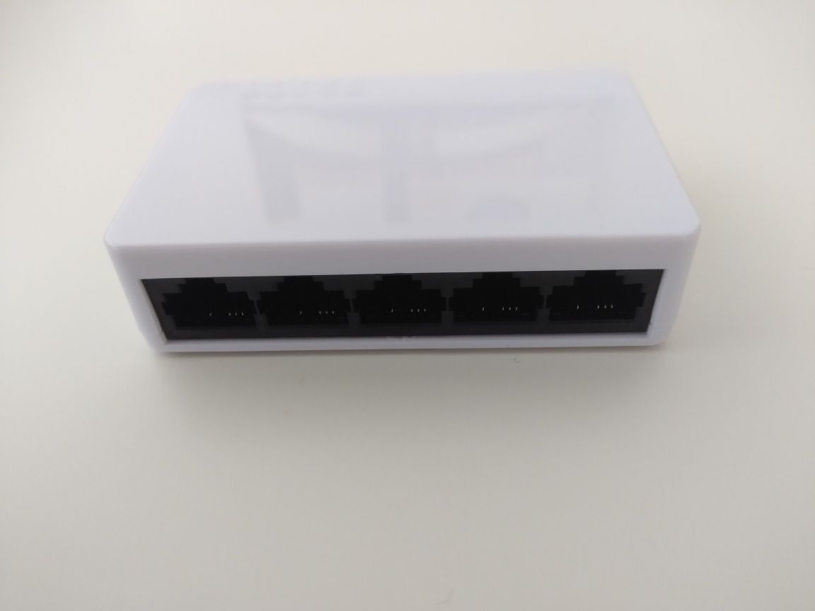 Mini Switch 5 portas RJ45 10/100Mbps