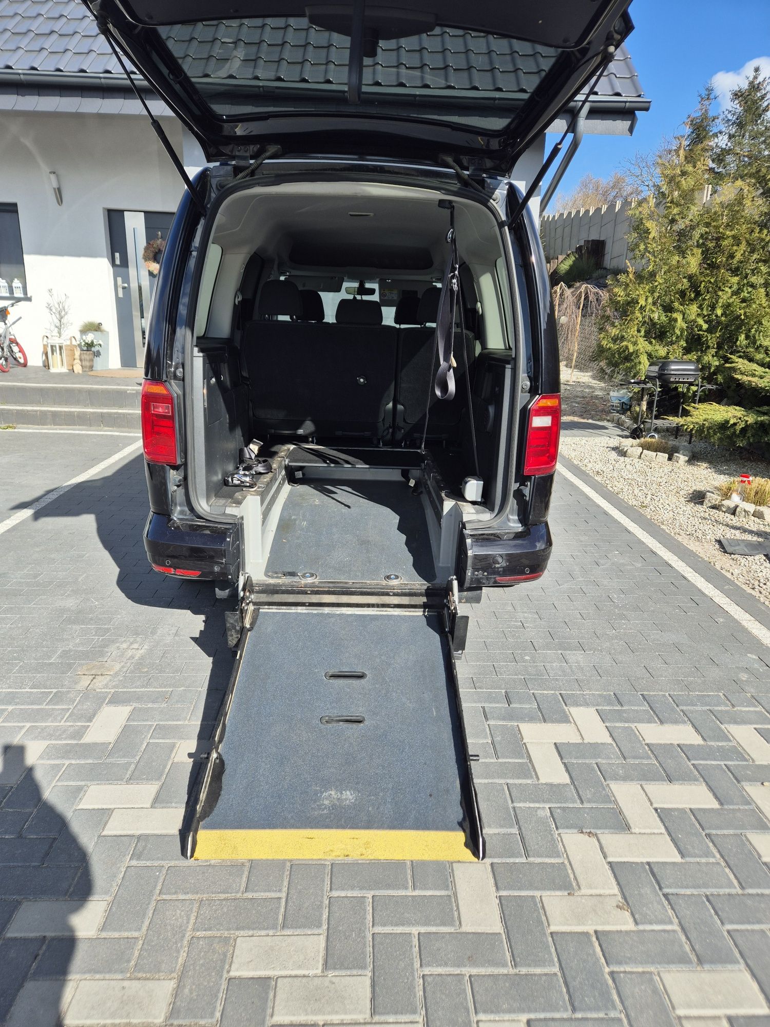 Vw Caddy przystosowany dla inwalidy PFRON