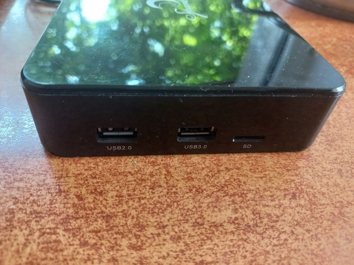 Продам тюнер приставку dvb-t2, dvb-s GI Spark 2 Combo