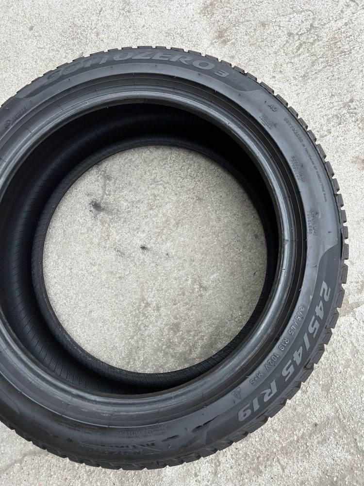 Dwie opony pirelli sottozero 3 245/45/19 2021r.