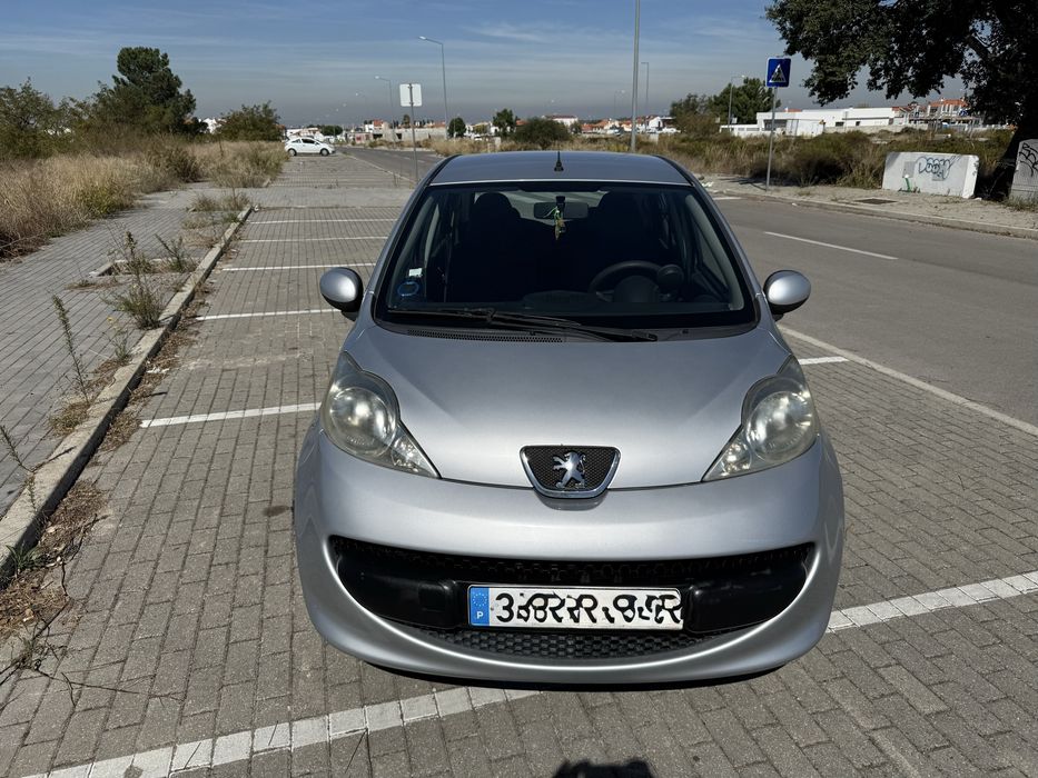 Peugeot 107 - Ano 2008
