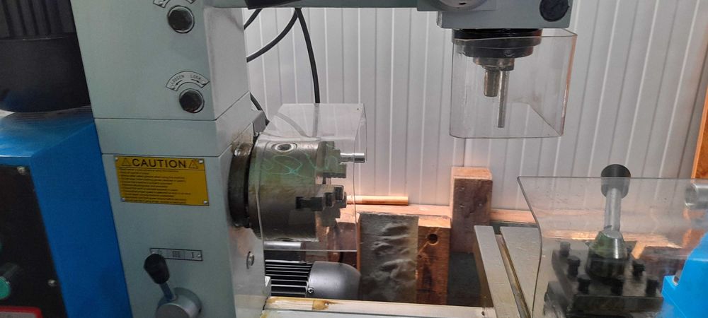 Torno mecânico de 800mm