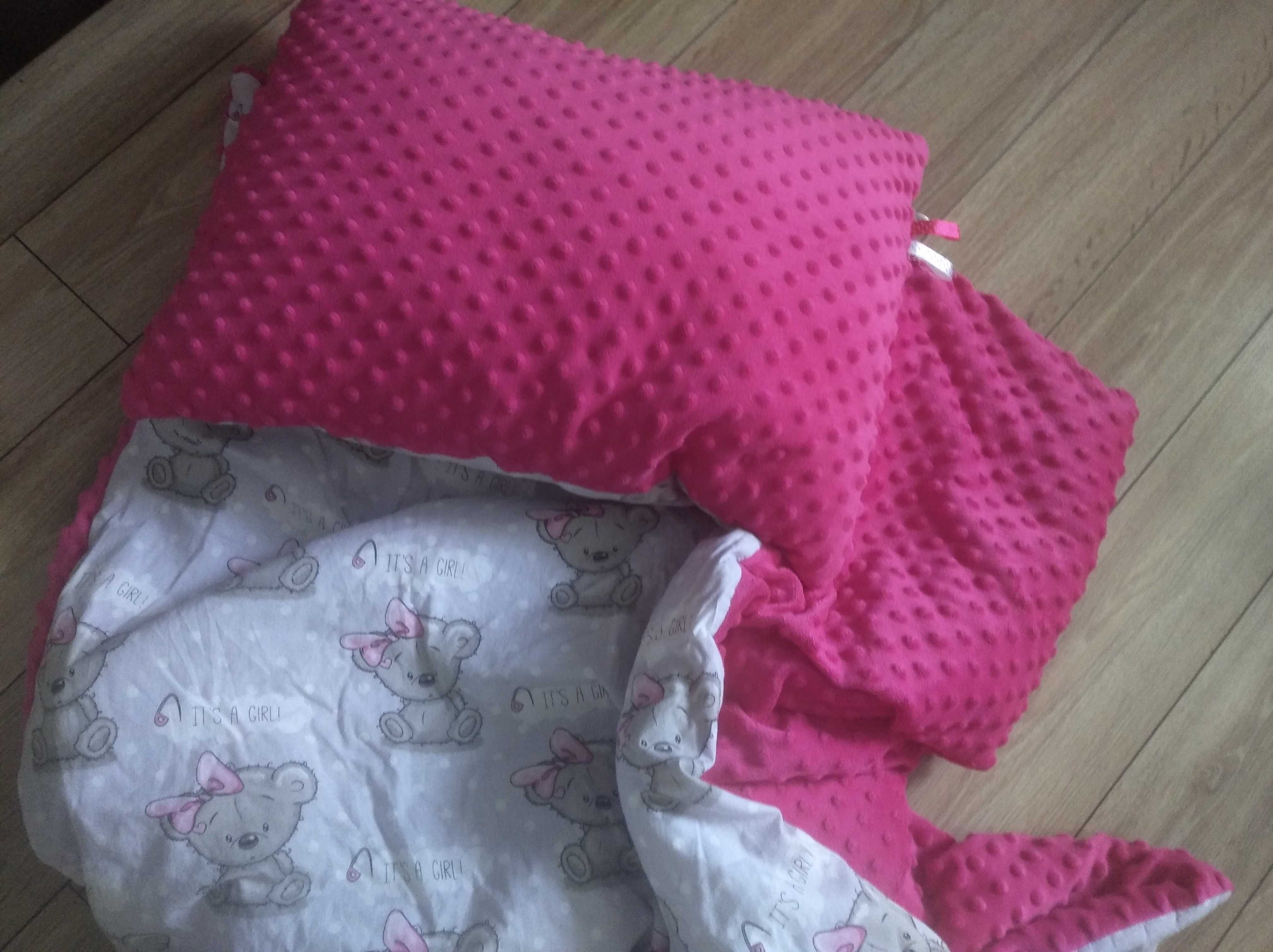 Poduszka i kołdra dla dziewczynki do przedszkola i łóżeczka