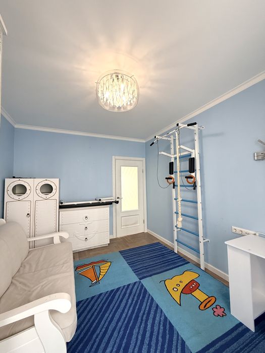 Велика 3к-Квартира з Авторським ремонтом у Калиновій Слободі.