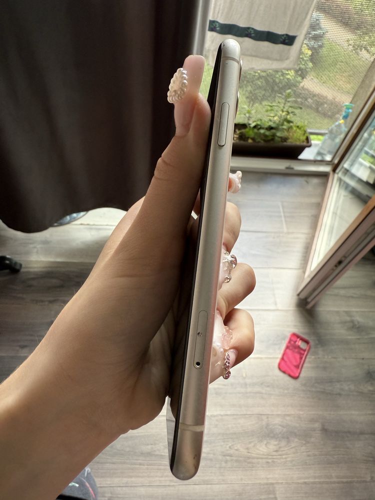 iPnone 11 (64GB)