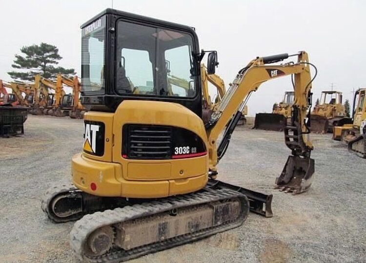 оренда послуги міні екскаватора CAT 303c