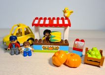 Klocki LEGO Na targu 10867
