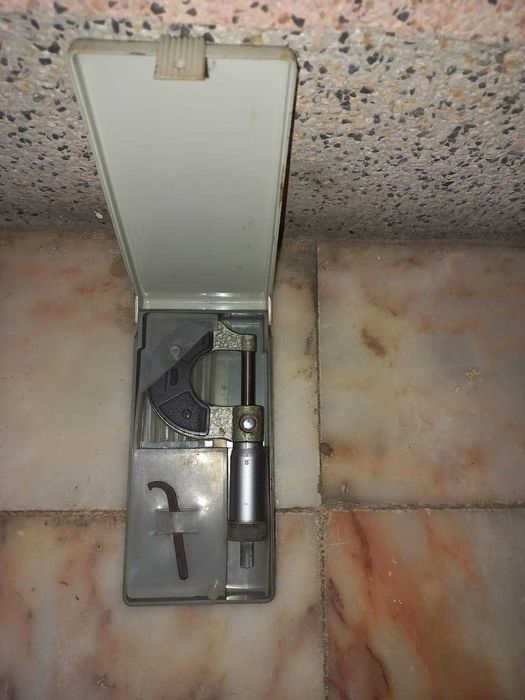 Amperímetro-Voltímetro/Micrometro/Rebarbadora