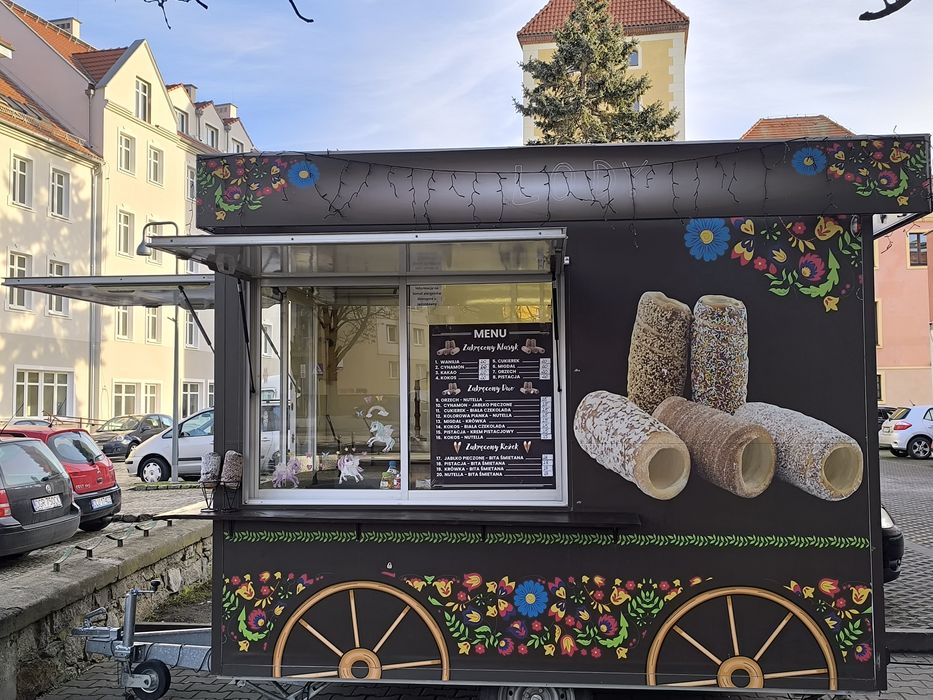 Przyczepa gastronomiczna do wypieku kolaczy wegierskich