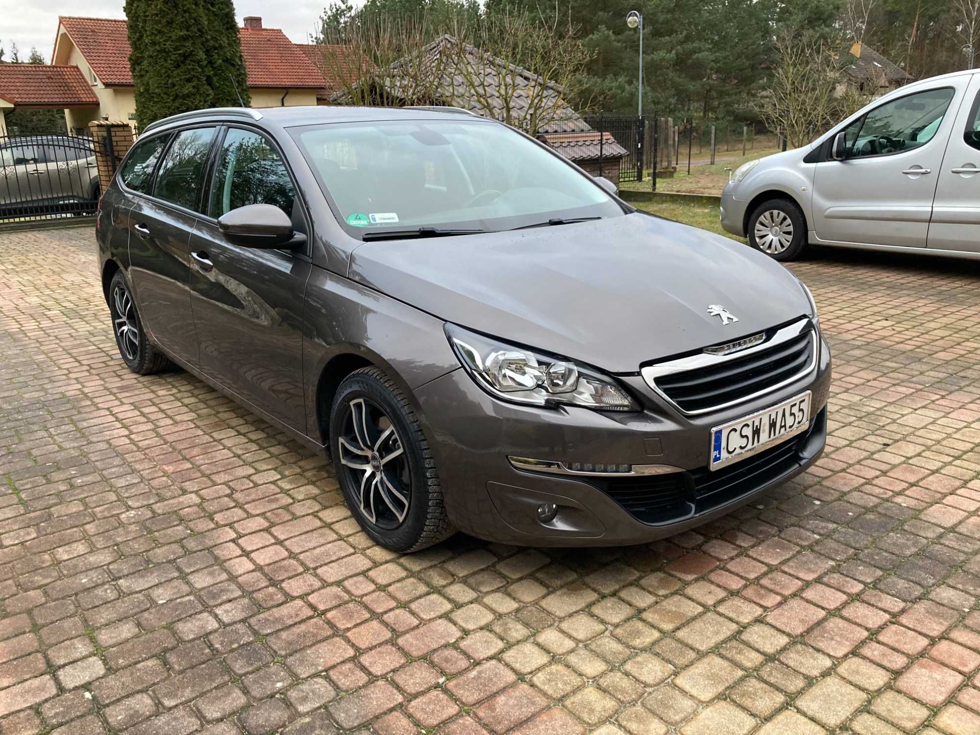 Peugeot 308 SW 2015 benzyna, super stan auta, 2 komplety alufelg