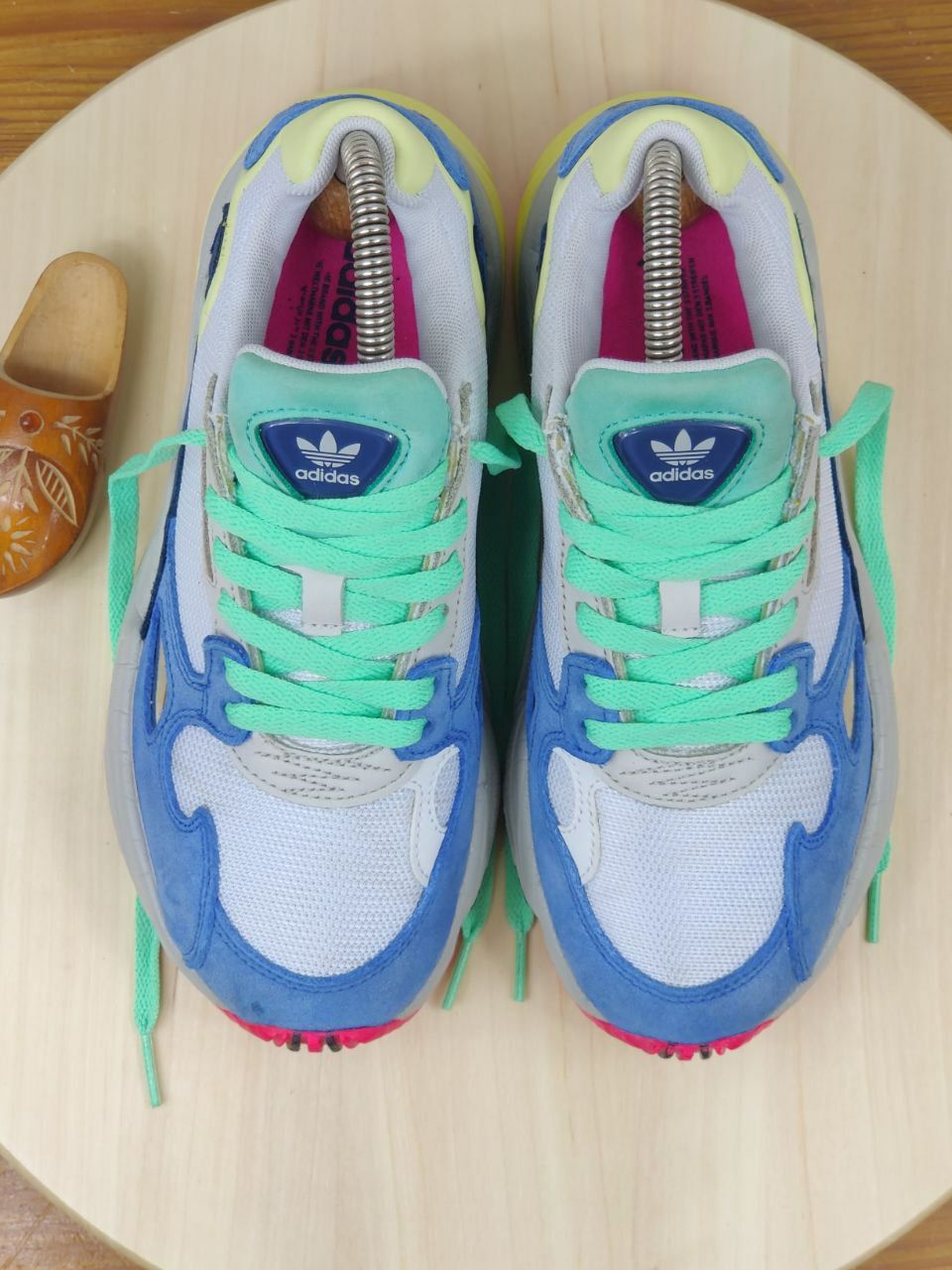 Buty r.36 Adidas Falcon BB9174 damskie zamszowe