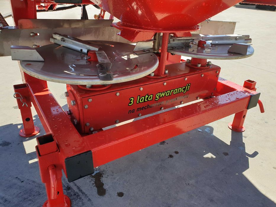 Rozsiewacz do nawozów ALTRO RN 600 / RN 800