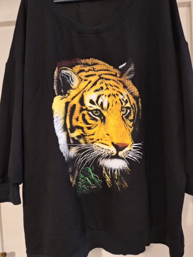 Świetna duża bluza Tygrys.