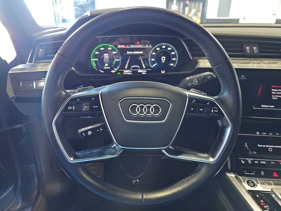 Audi e-tron Premium Plus 2022 ауди