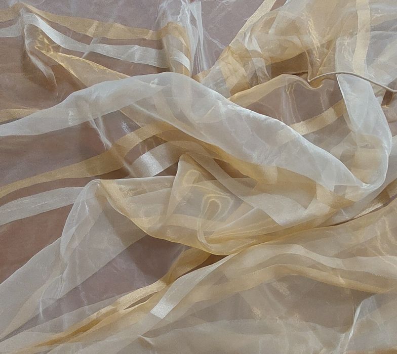 Відріз  тюлі на вікно.