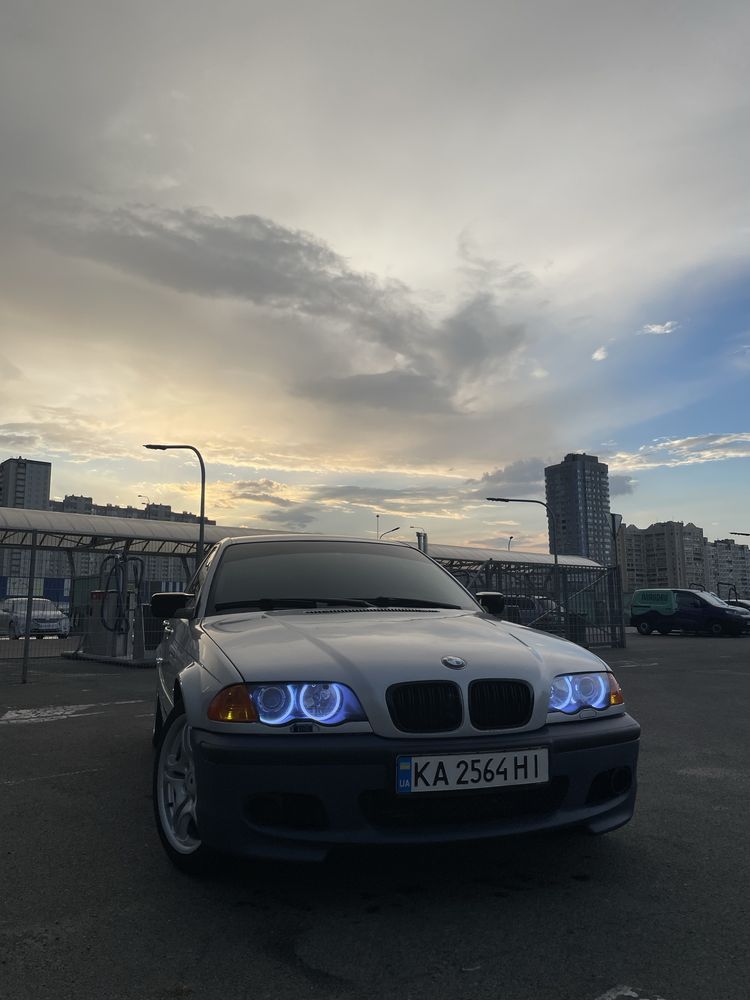 Продам машину BMW e46