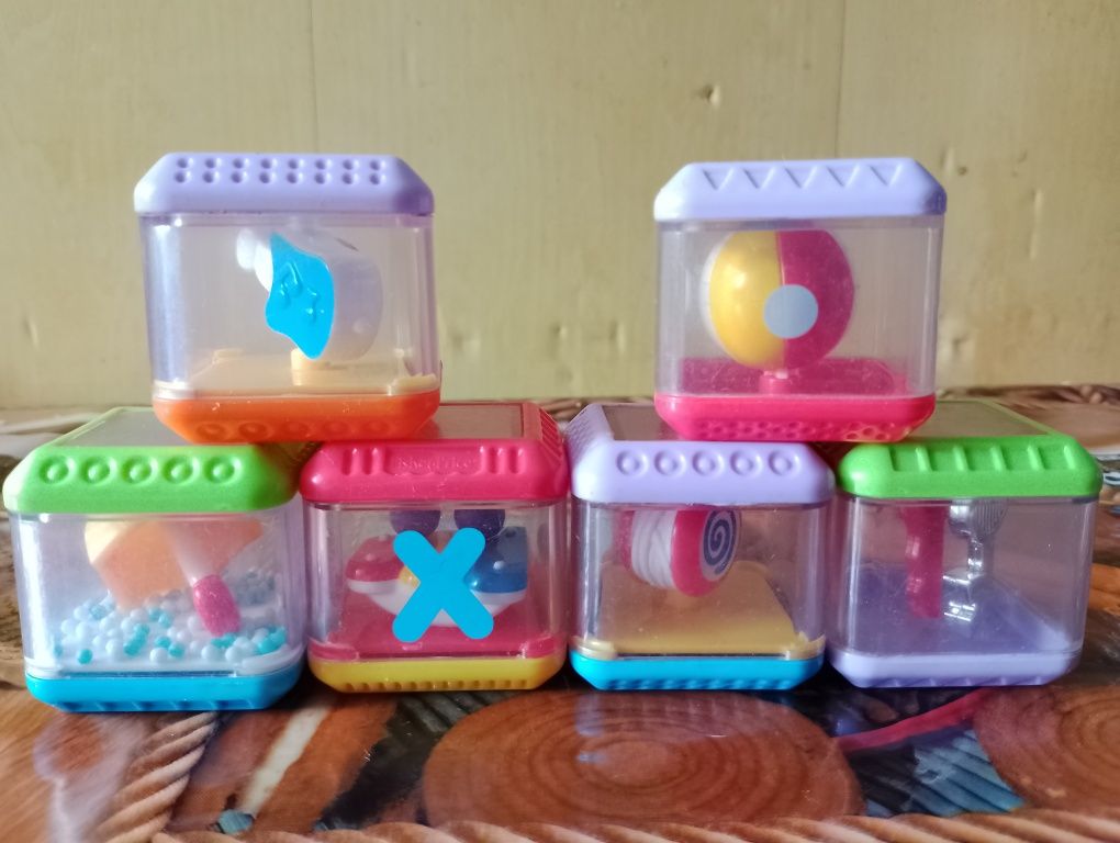 Продам сенсорні кубики від фірми Fisher price