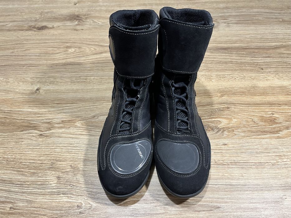 Мотовзуття Dainese стан Нових розмір 44(28,5 см.)