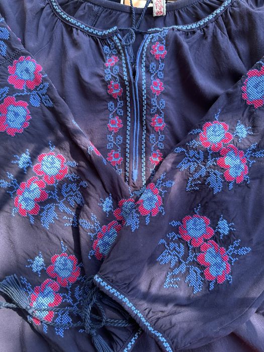 Вишиванка жіноча синя