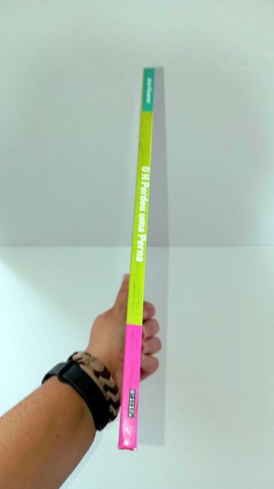 O H que perdeu uma perna