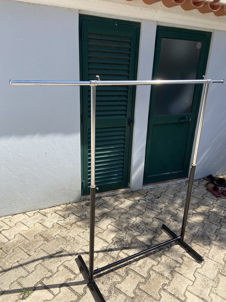 Expositor roupa
