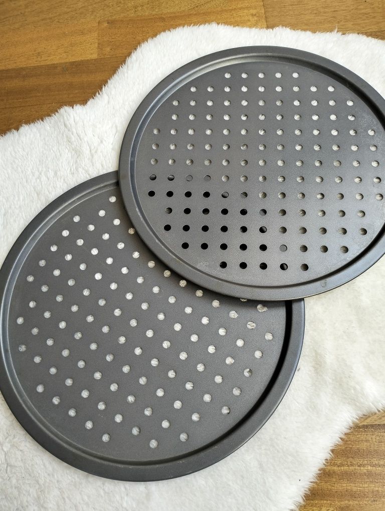Zestaw 2 blach do pizzy 33 cm średnicy