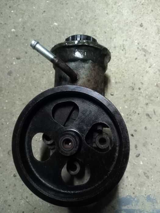 Гидроусилитель руля насос Toyota Avensis T25 2.2 D-Cat