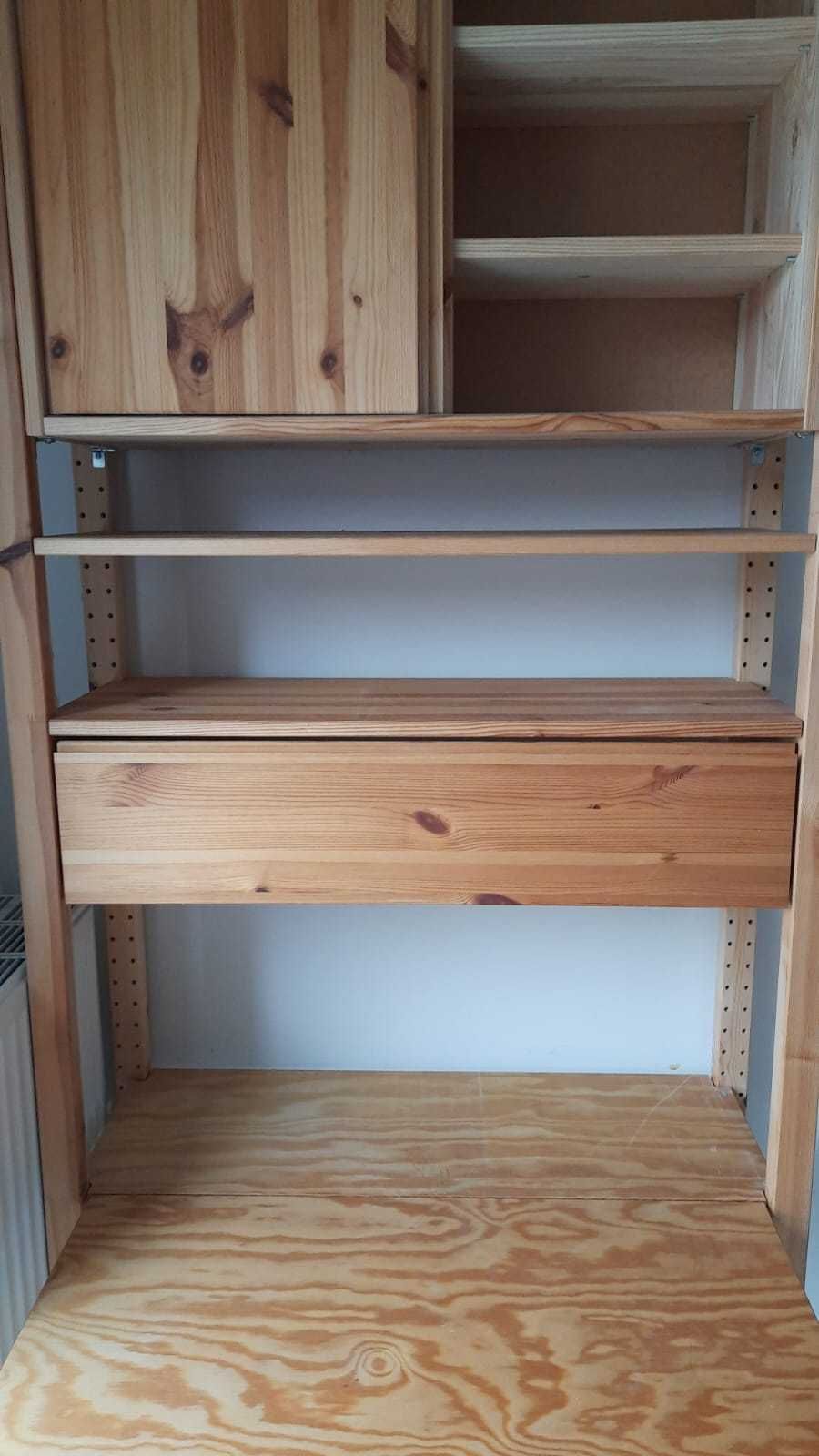 Regał IVAR Ikea z biurkiem