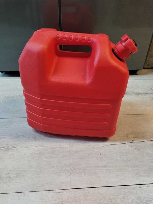 Wzmacniany kanister na paliwo 20L z wykręcanym lejkiem