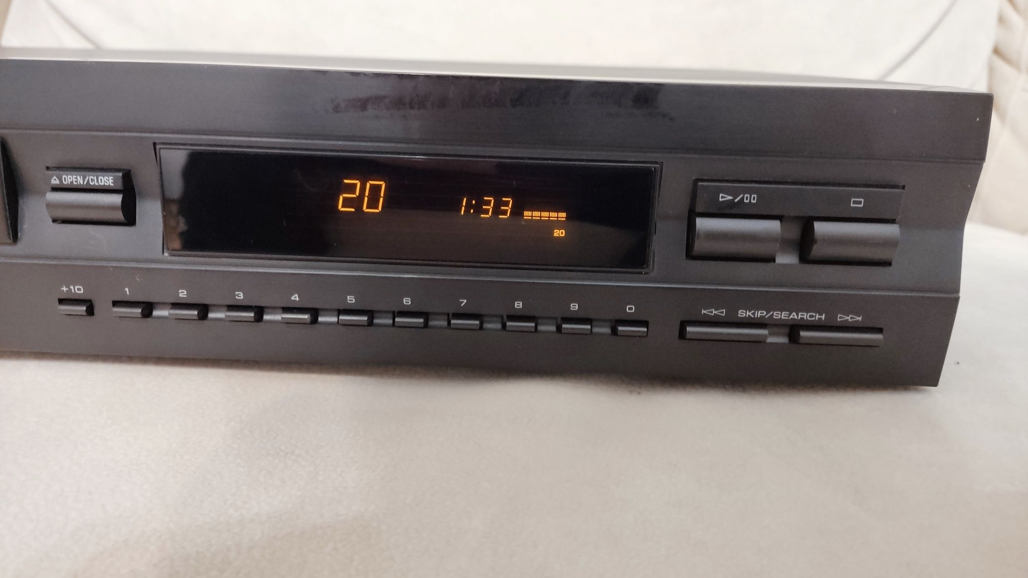 Yamaha CD. CDX-393