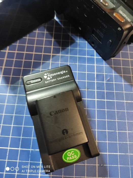 Kamerą Canon Lergia H F M  36