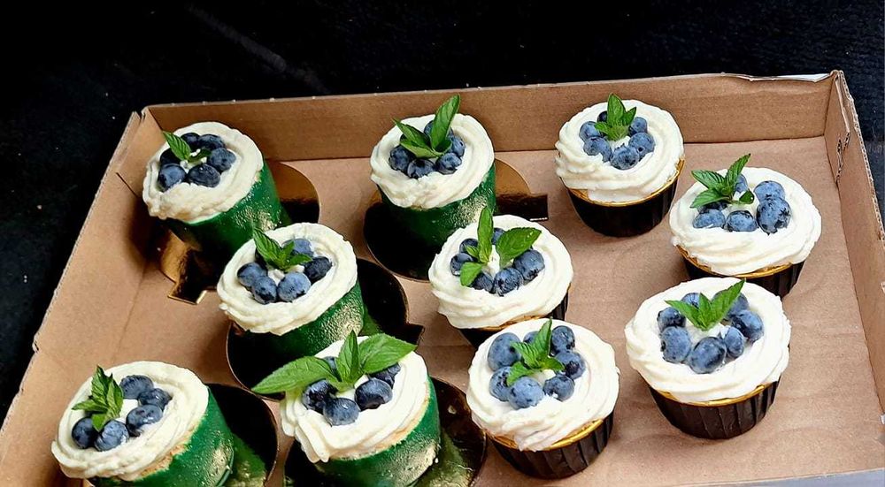 Ciasta monoporcje deserki stoły słodkie wesela komunie imprezy