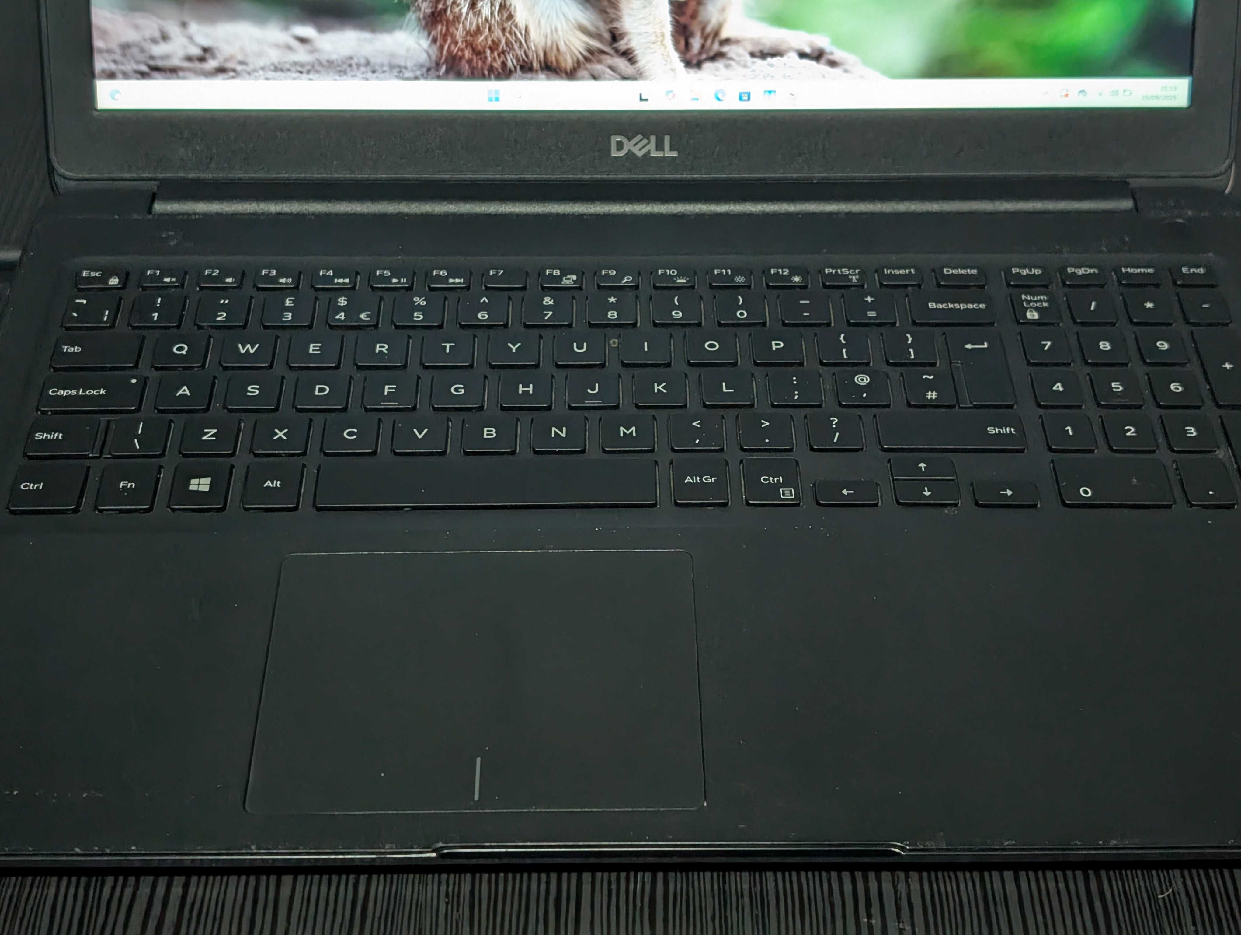 Portátil Dell Latitude 3500 i7-8565U 16GB 256GB