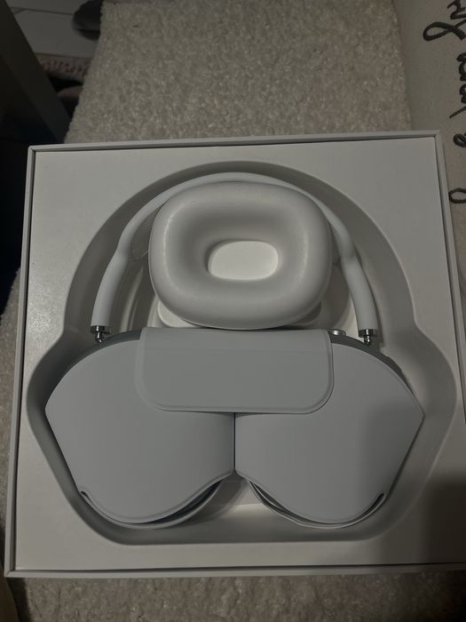 AirPods Max Nowe