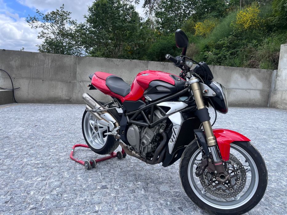 MV agusta brutale 910