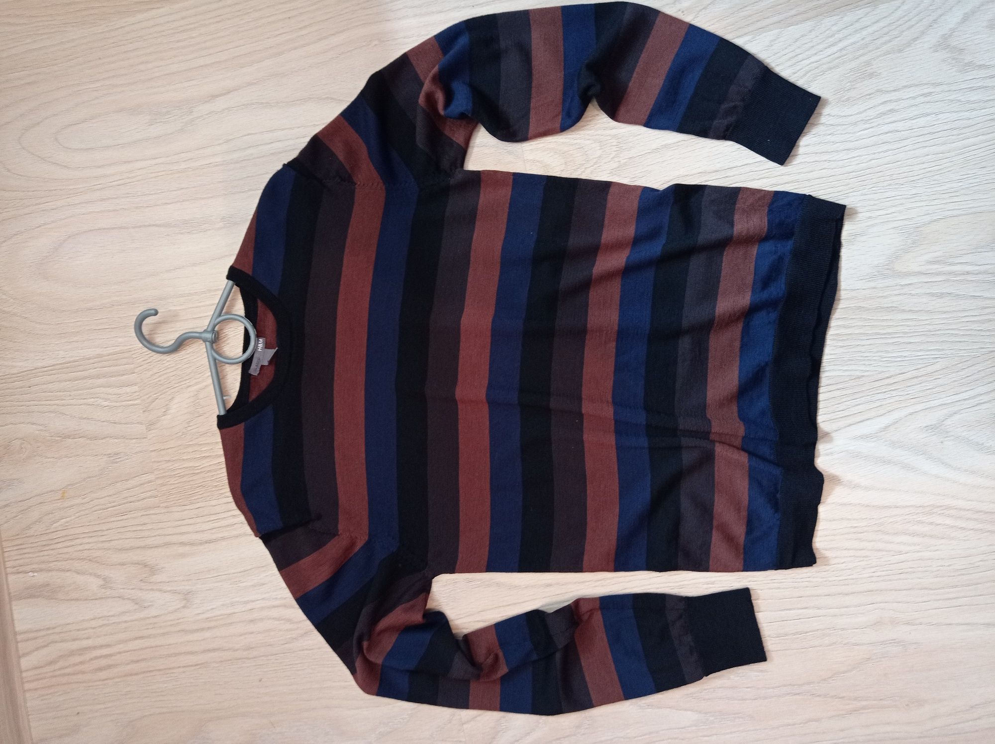Стильный свитер Н&М