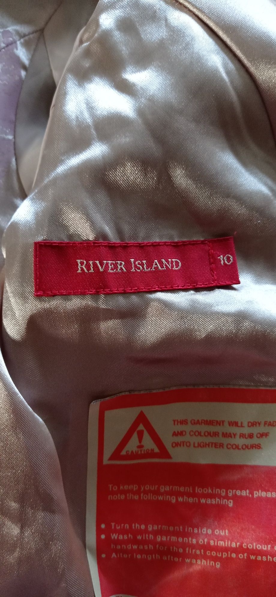 Czarny płaszcz wiosna, jesień . River Island .