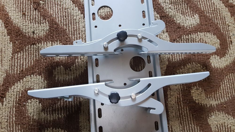 Uchwyt do Telewizora z Regulacją Kąta Nachylenia-