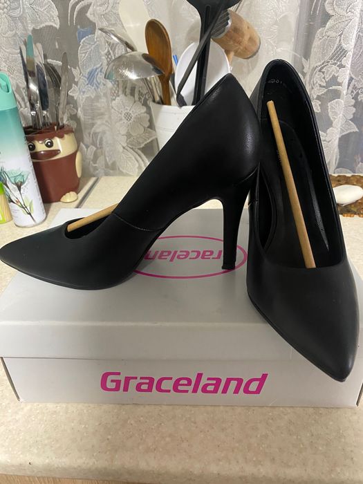 Жіночі туфлі класика 37 р