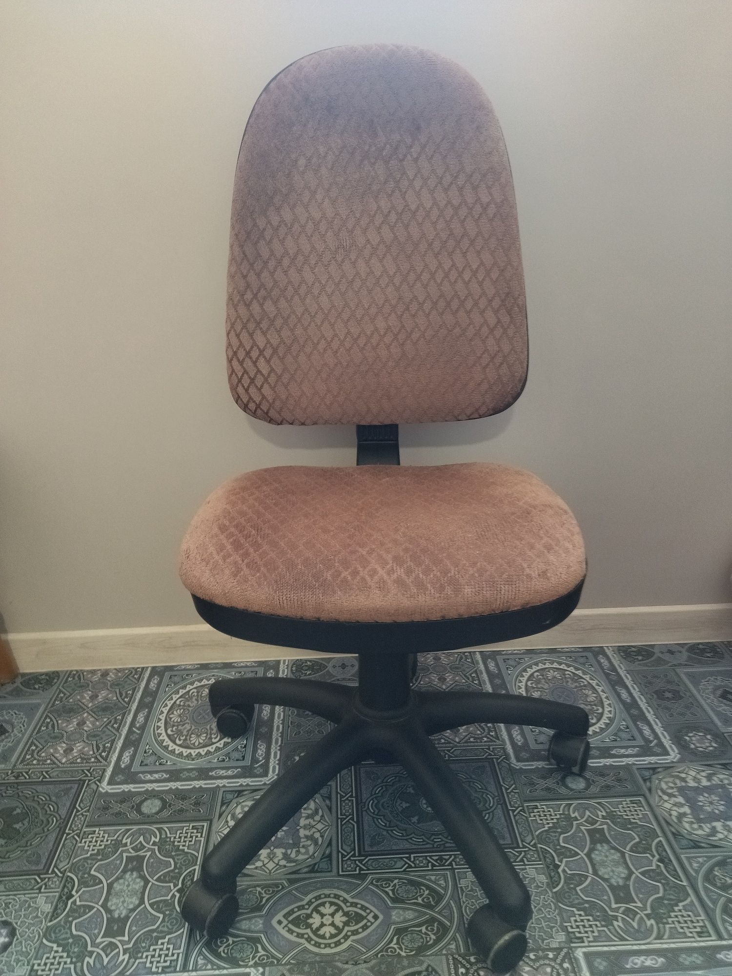 Продам стілець кресло офісне