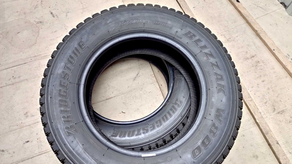 шини 225/65R16C Bridgestone. 99%. Continental. с