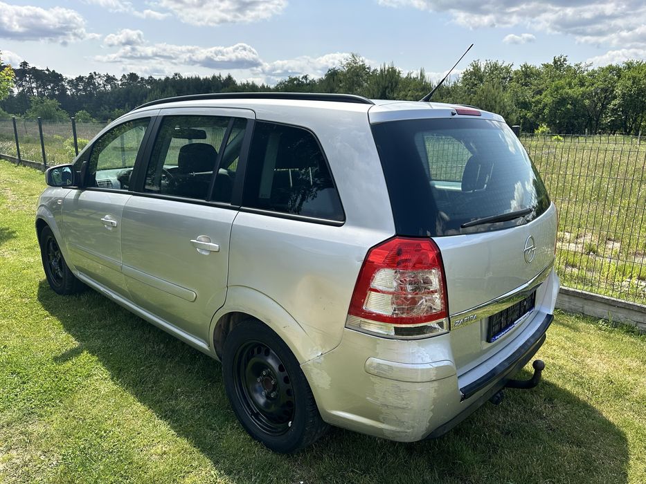 Opel Zafira II 1.6 benzyna 58000 km!!! 7 osób
