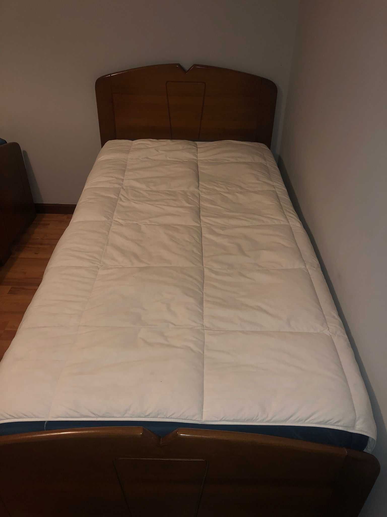 Cama de solteiro (Pinho) c/oferta colchão + estrato