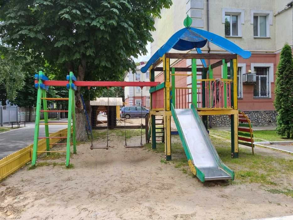2 кімн квартира 72м2 з індивідуальним опаленням - Центральний Ринок-KI
