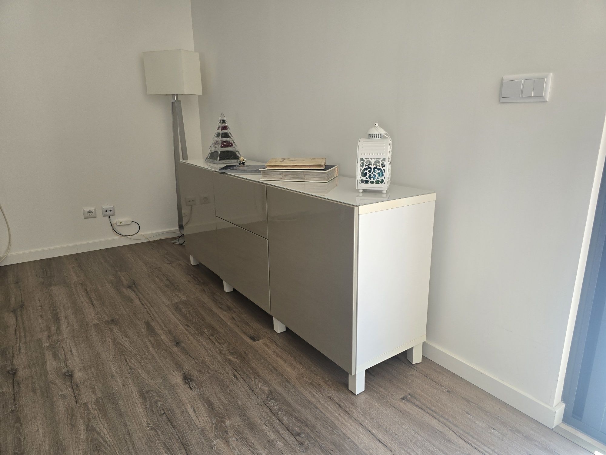 Móvel aparador sala Bestå (ikea)