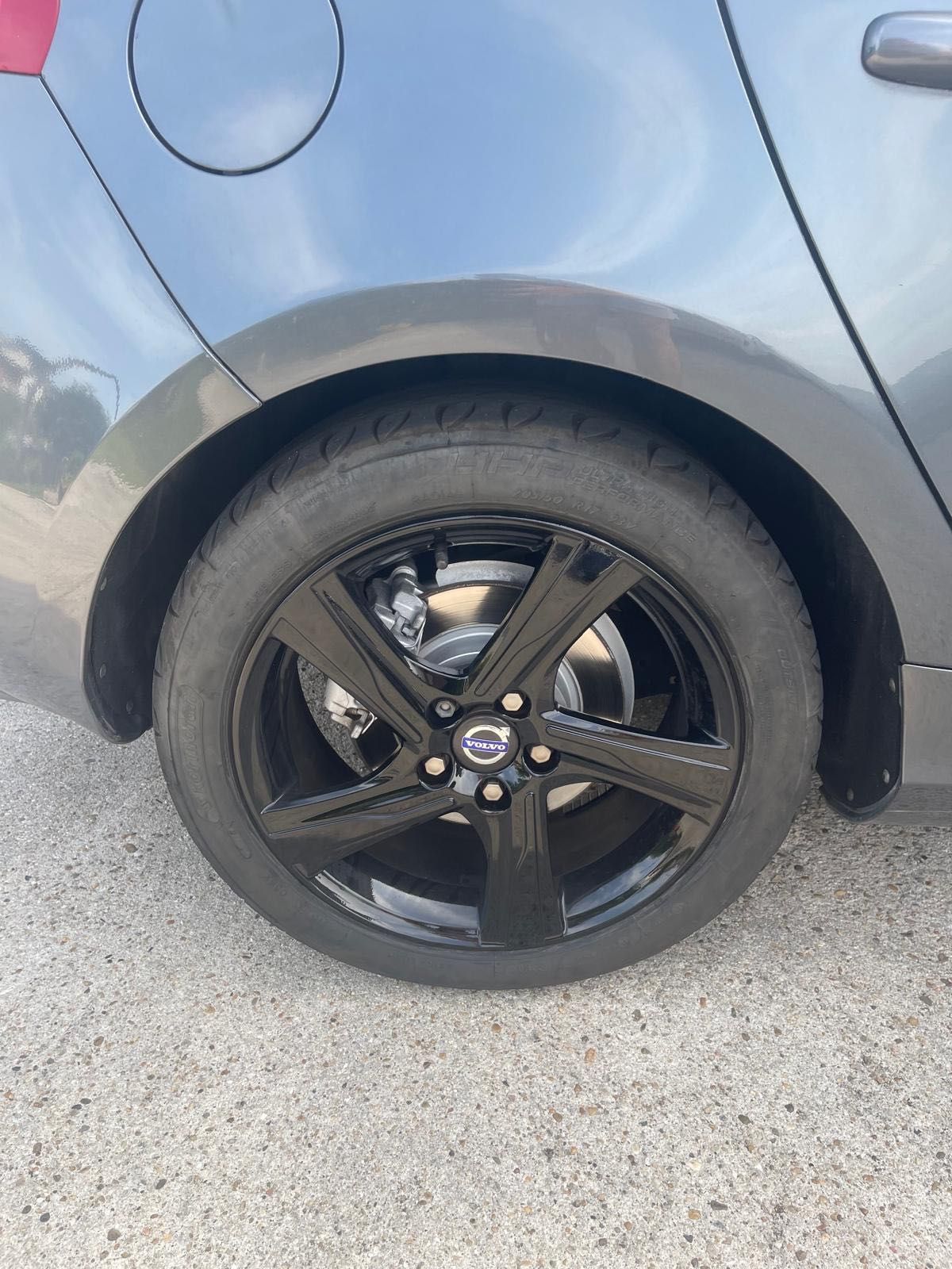 Volvo v40 R design
