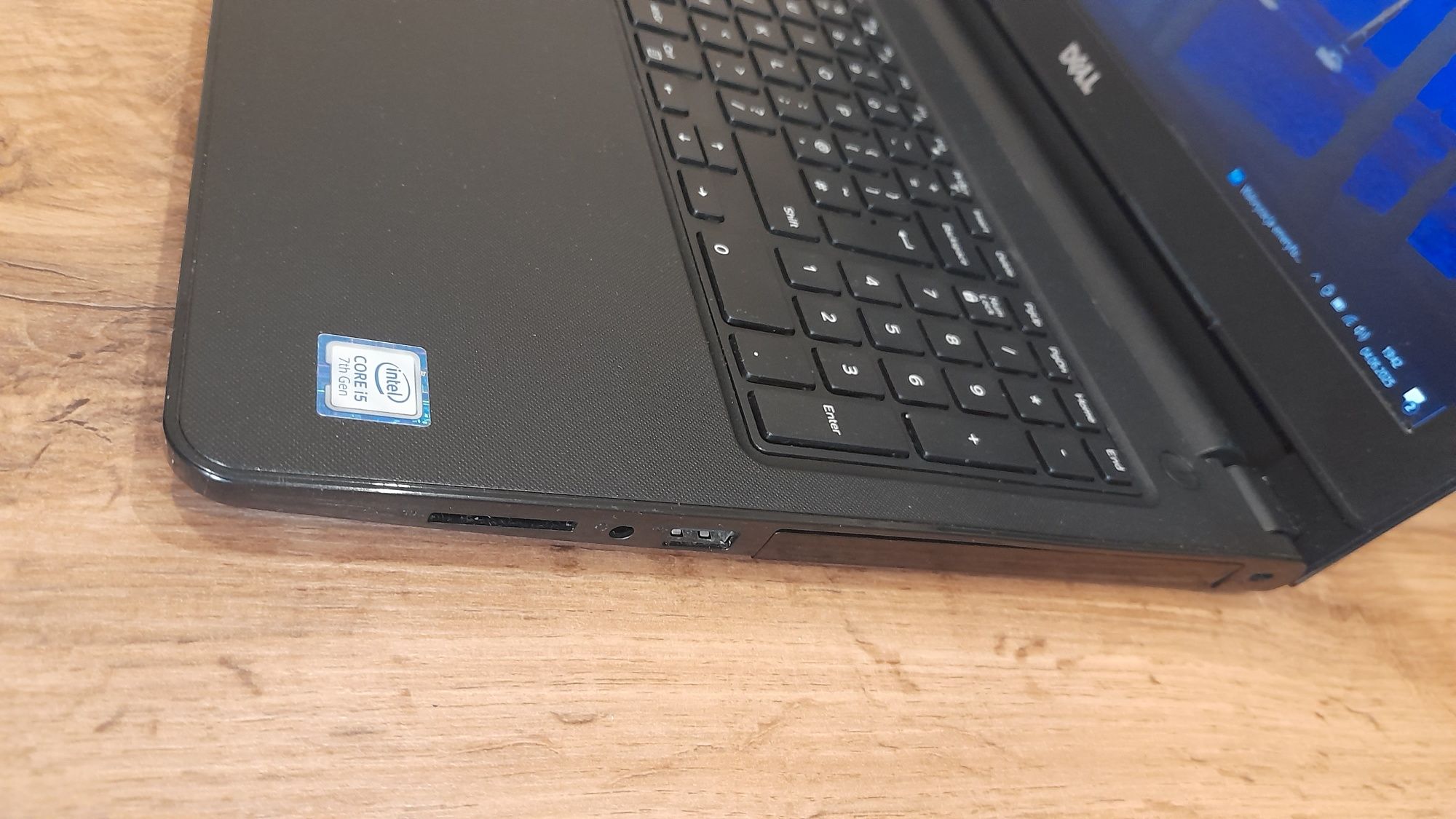 Laptop Dell Vostro 15 3568
